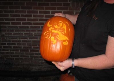 micky carving